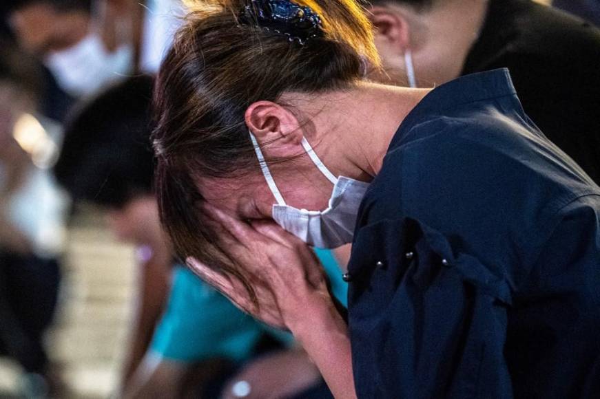 Arma casera, dos disparos y un líder caído: Las imágenes del fatal atentado contra Shinzo Abe