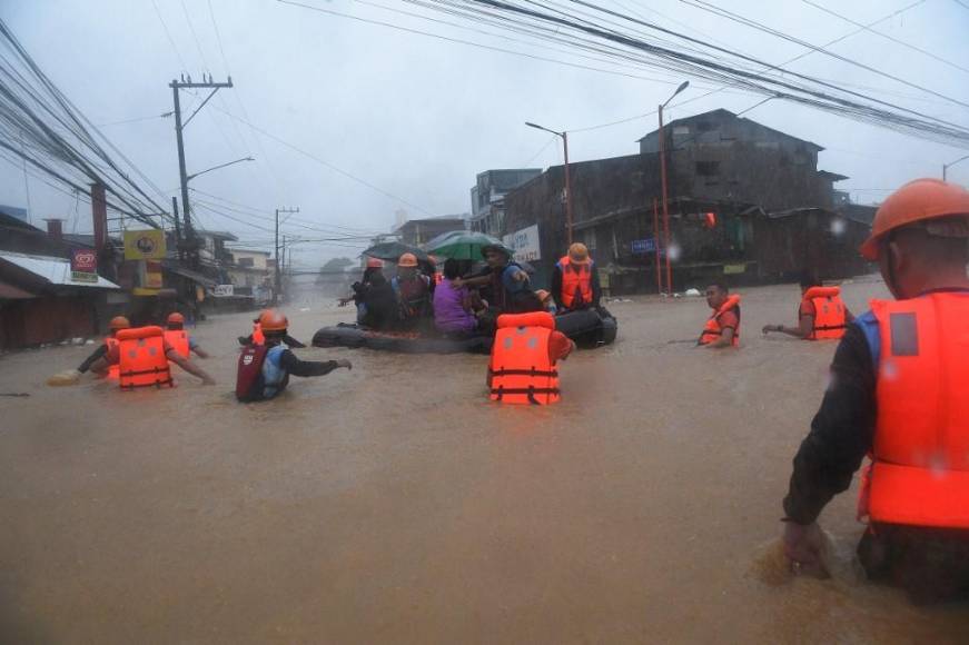 Ciudades bajo el agua y muertes: daños del tifón Gaemi en Asia Oriental