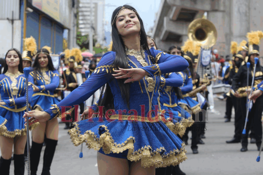 Mía Rodríguez, la bella palillona del Yave Nissi que conquistó los desfiles 2022