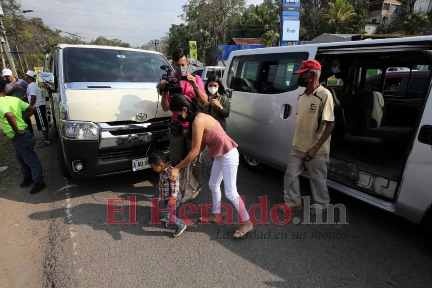 Imágenes del caos vial en la capital originado por el paro de transportistas