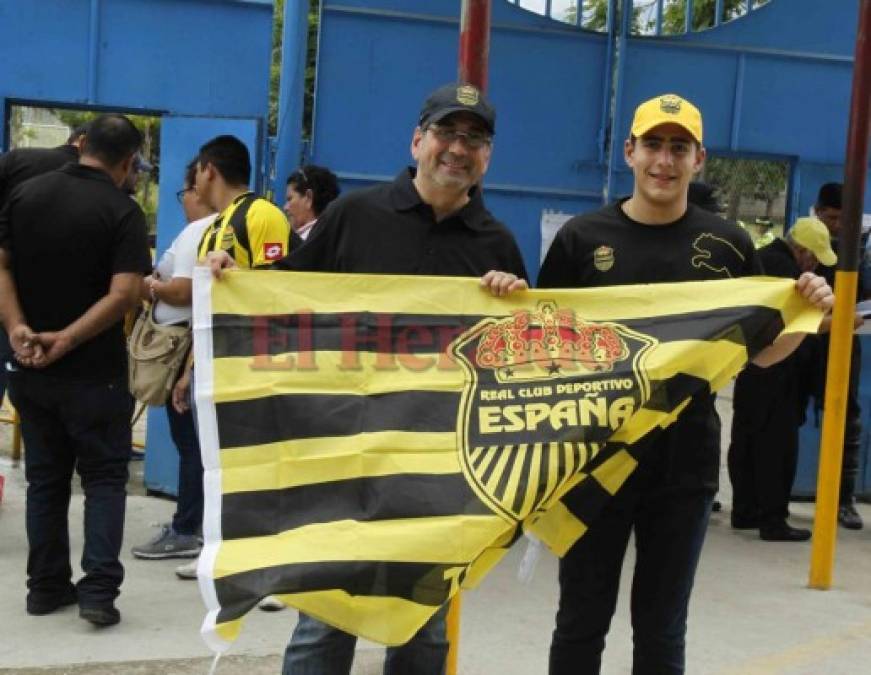 Ambientazo en el Olímpico de San Pedro Sula previo a la final Real España vs Motagua