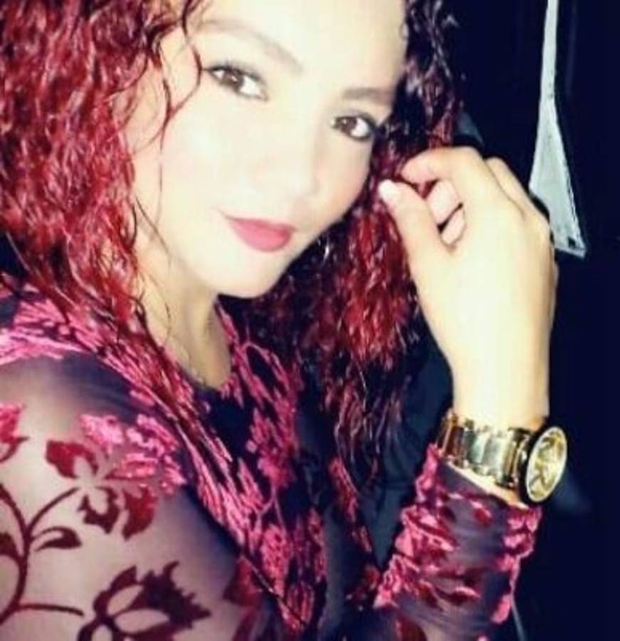 Foto en vida de Claudia Marisela Dubón.