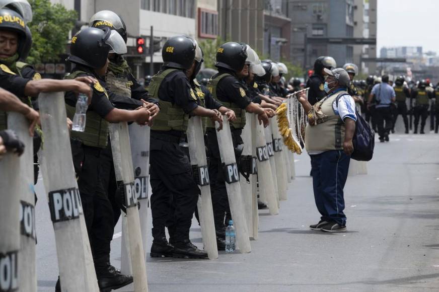 Crisis política en Perú tras destitución de Pedro Castillo