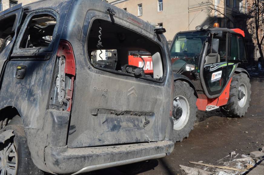 Día 28, Ucrania sigue devastada tras ataques rusos, pero no da marcha atrás