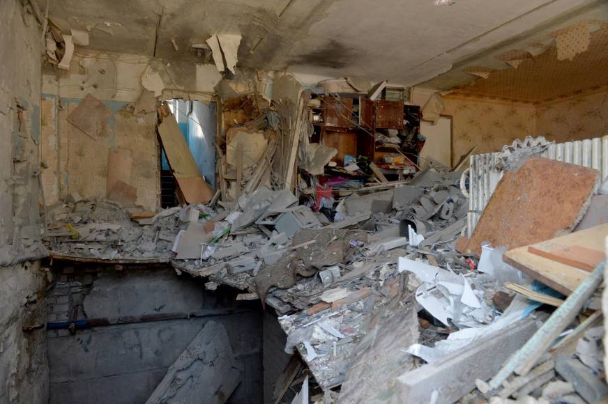 Día 28, Ucrania sigue devastada tras ataques rusos, pero no da marcha atrás