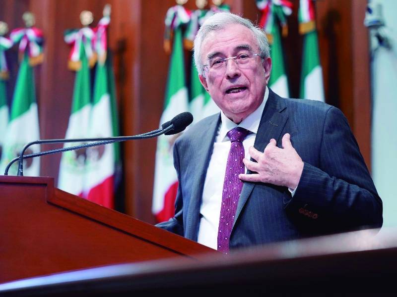 Narcotráfico. El gobernador de Sinaloa, Rubén Rocha Moya, y otros nueve altos funcionarios y exfuncionarios mexicanos fueron acusados de narcotráfico y delitos relacionados con armas por el Departamento de Justicia de EE UU, según la acusación, Rocha Moya sería parte de un esquema para ayudar al cártel de Sinaloa a introducir drogas en EE UU.