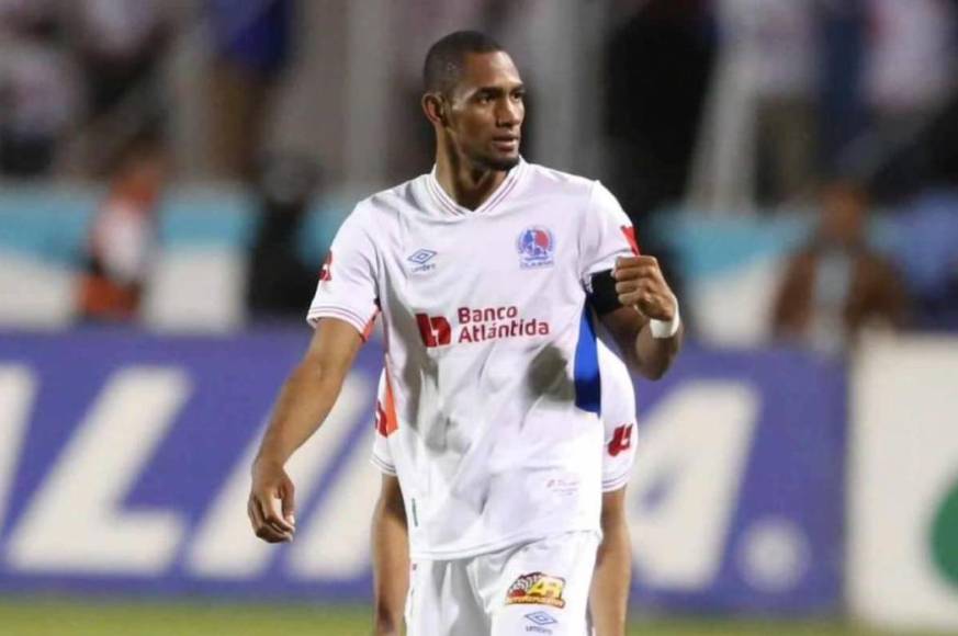 ¡Dos bajas! El 11 titular del Olimpia para juego ante Águila de El Salvador