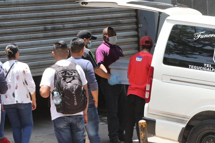 Desconsuelo y dolor invade a familiares de las víctimas de la masacre en La Joya