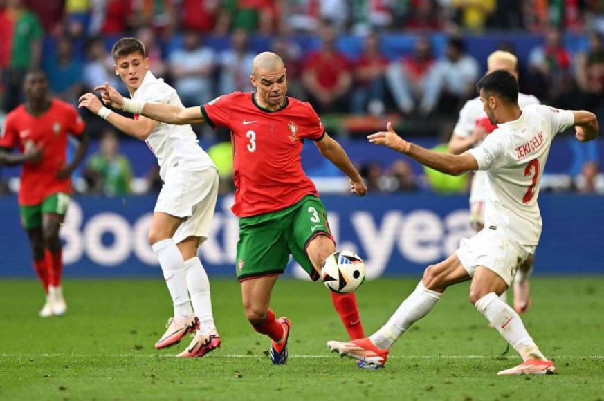 Cristiano Ronaldo saca su furia con un aficionado y así fue vista Georgina Rodríguez