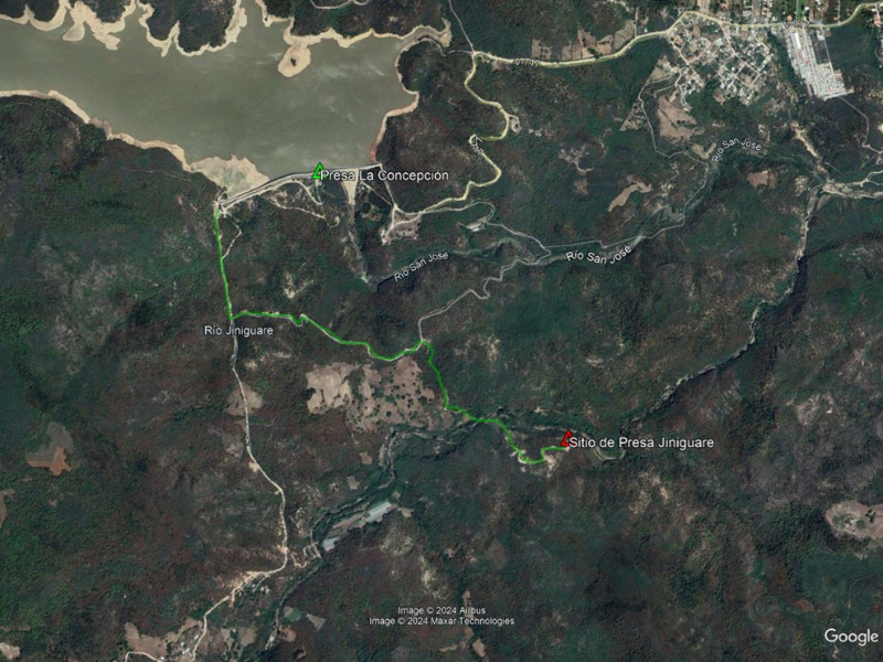 El mapa señala el punto donde debió instalarse el campamento de la obra. Sin embargo, para llegar a esa zona es necesario ascender por la montaña. Con este insumo se llegó al lugar de los hechos.