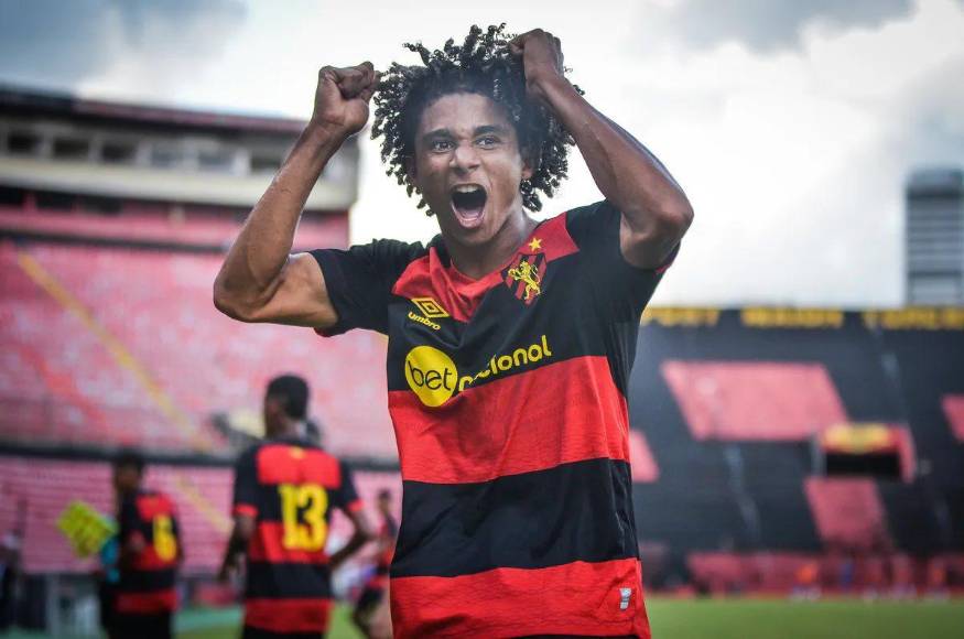 Fichajes: Crack del Barcelona confirma que se queda y reencuentro de Cristiano Ronaldo