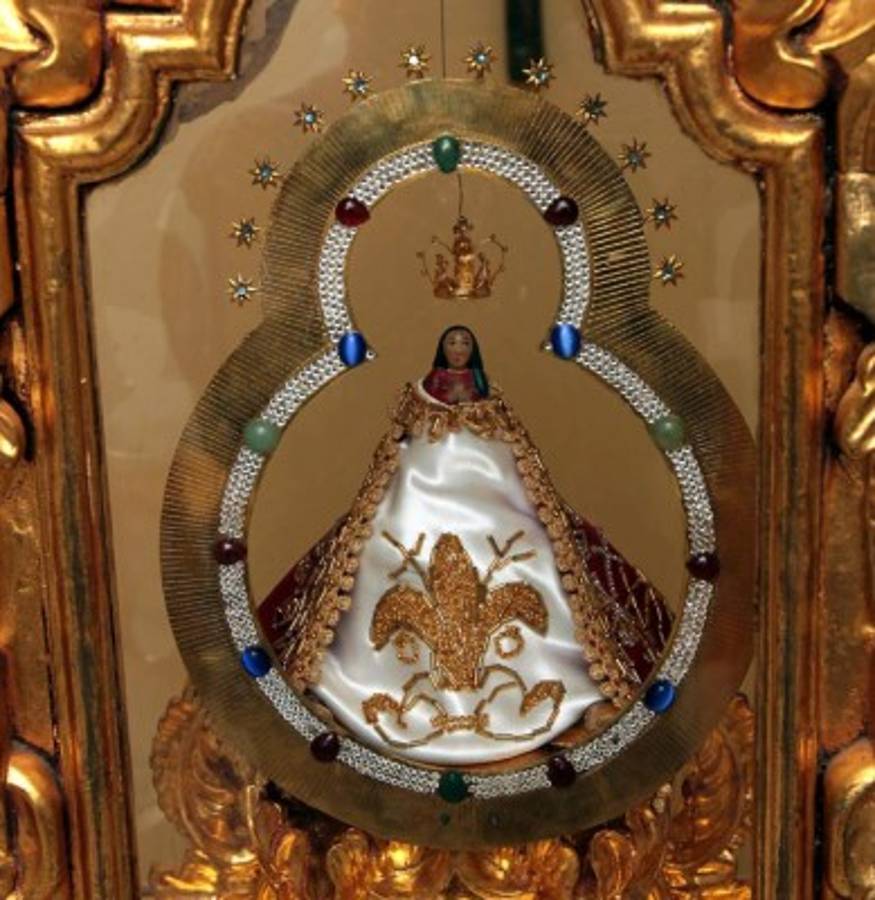 El fino guardarropa de la Patrona de Honduras