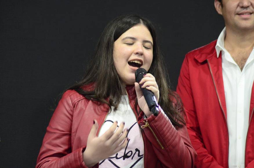 Irene Melara: “La niña que canta” y el apoyo incondicional de su abuela, Xiomara Castro