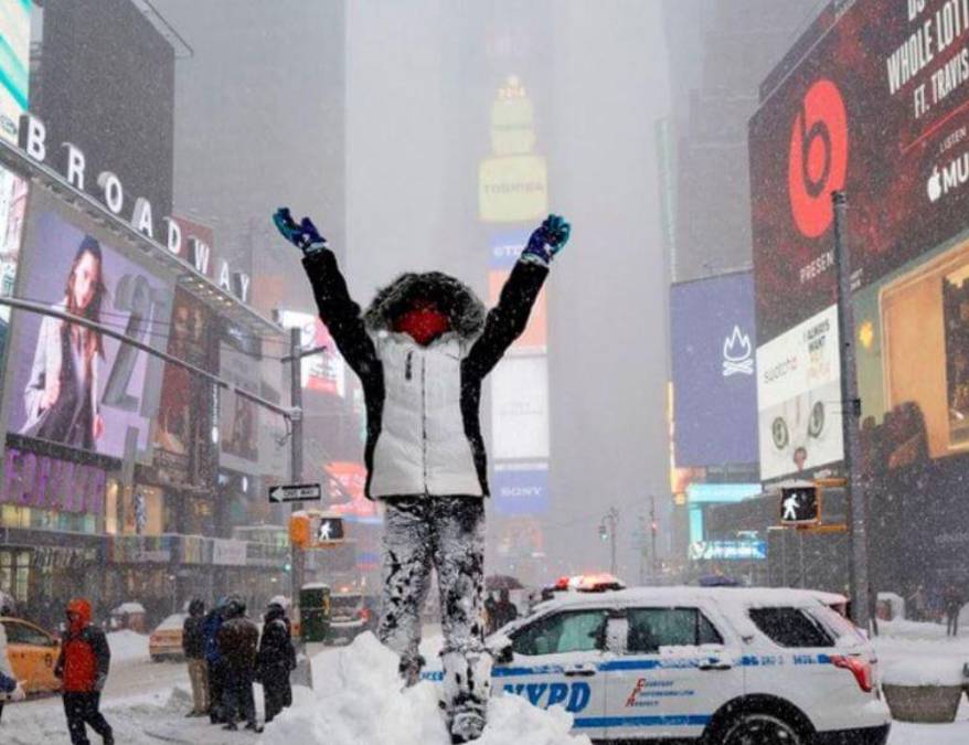 Neoyorquinos viven su primera nevada en los últimos dos años
