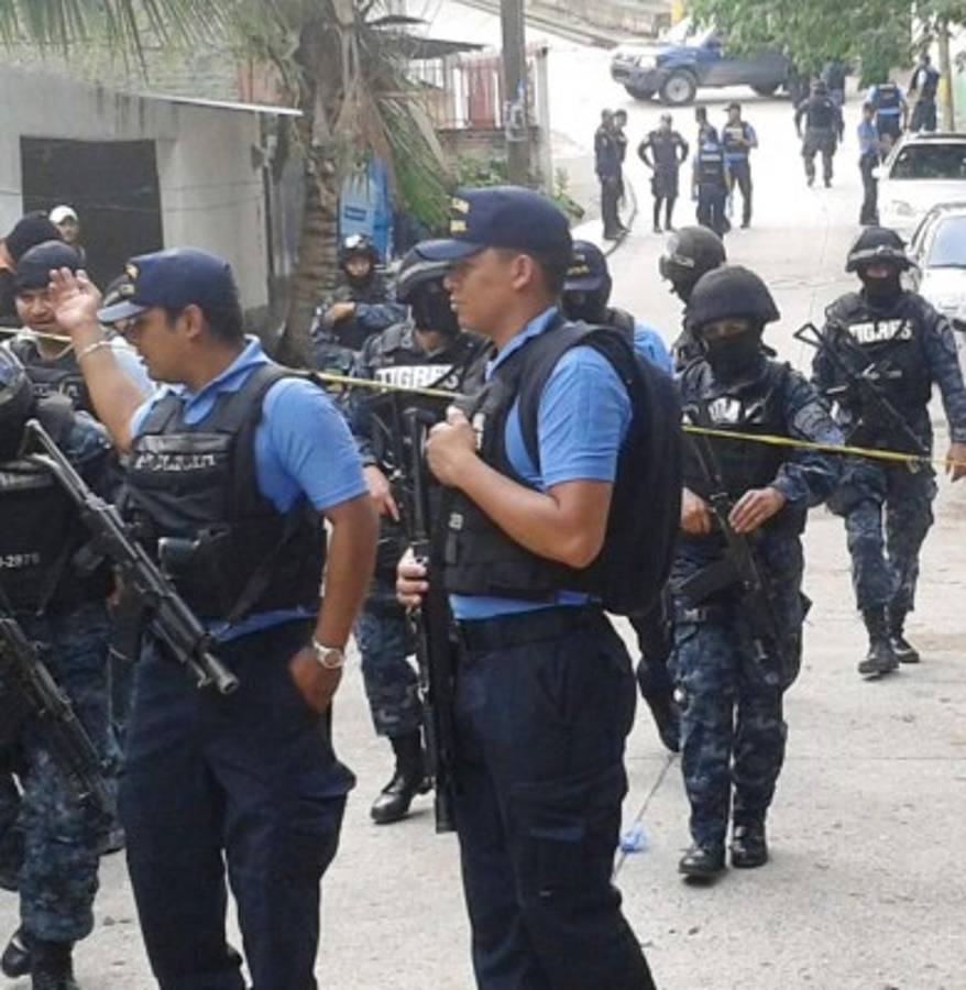 Dos presuntos pandilleros mueren al enfrentarse con policías en la capital