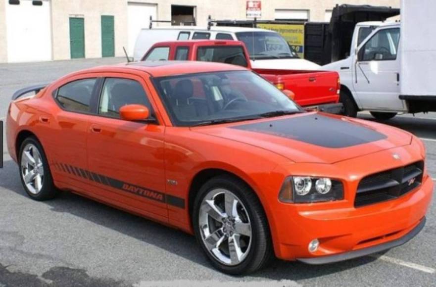 Costosos y con significado especial: Así es la colección de lujosos autos de Lionel Messi