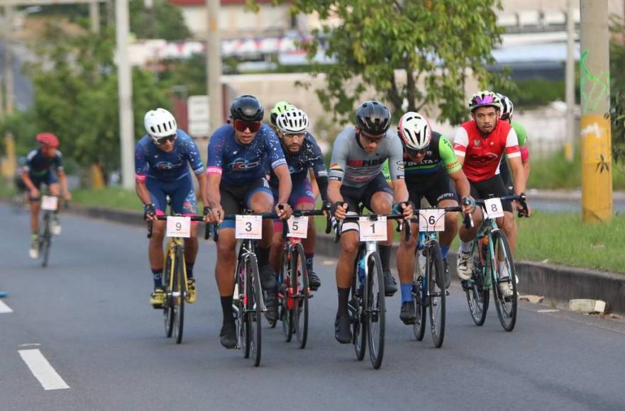 Así arrancó la undécima Vuelta Ciclística de El Heraldo