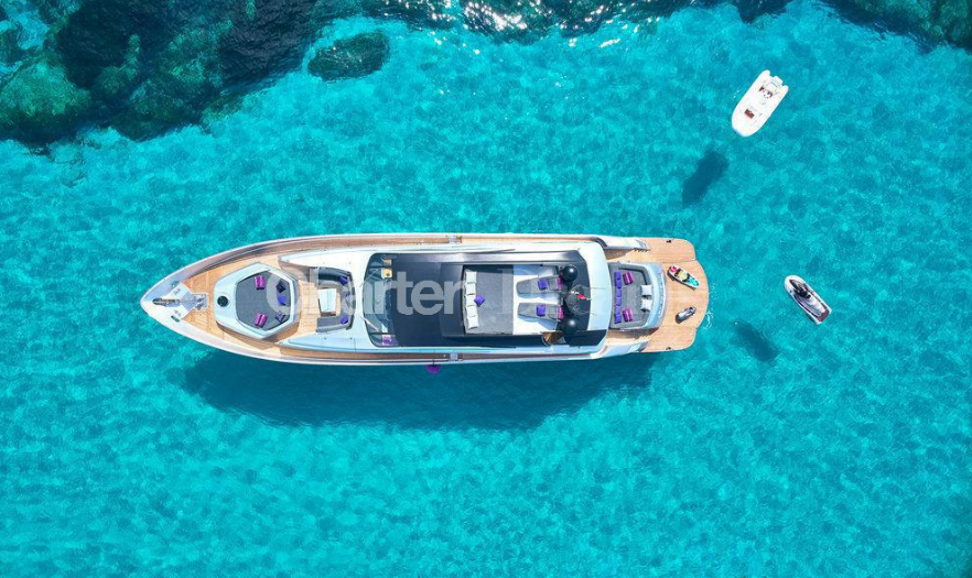 Así es el lujoso yate que rentó Messi y su familia por 73 mil dólares la semana (FOTOS)