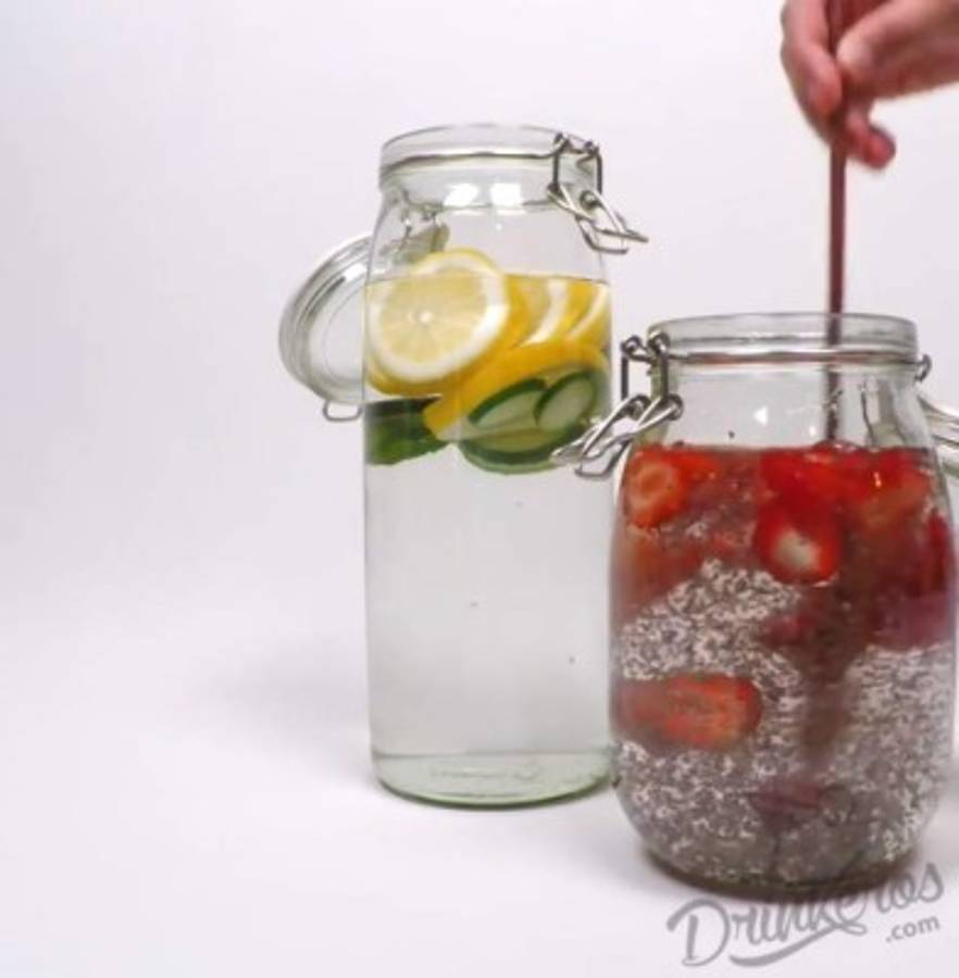Preparar aguas saborizadas, deliciosas y saludables ¡Te ayudarán a perder peso!