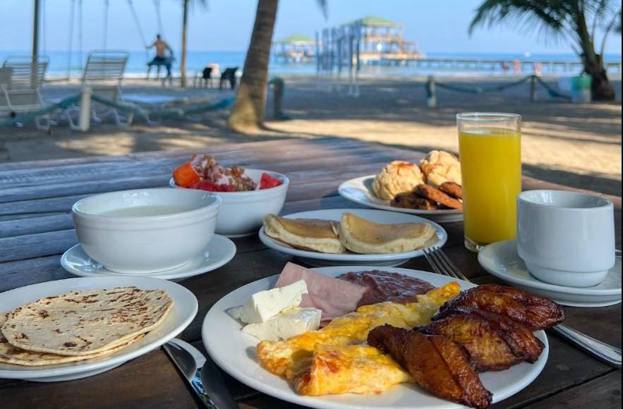 Todo incluido tenía la capacitación VIP del Instituto de la Propiedad en hotel de Tela