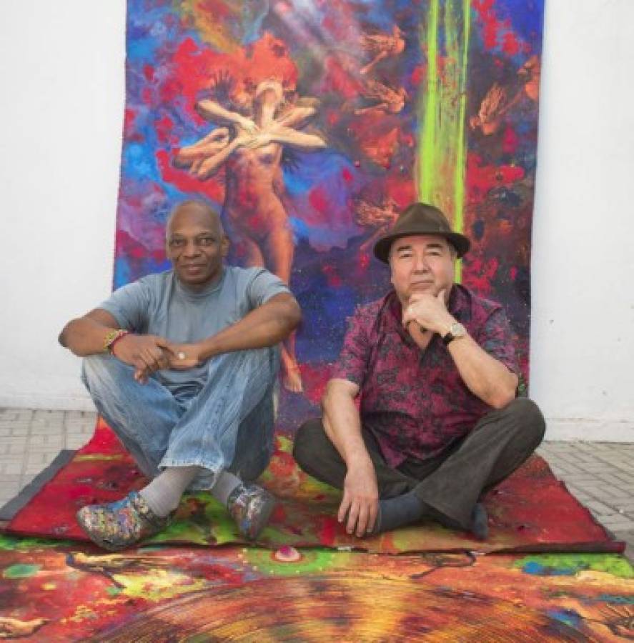 Santos Arzú Quioto y Armando Lara Hidalgo, protagonistas de una de las muestras pictóricas más importantes del siglo XXI en Honduras. Foto: Daniela Lozano.