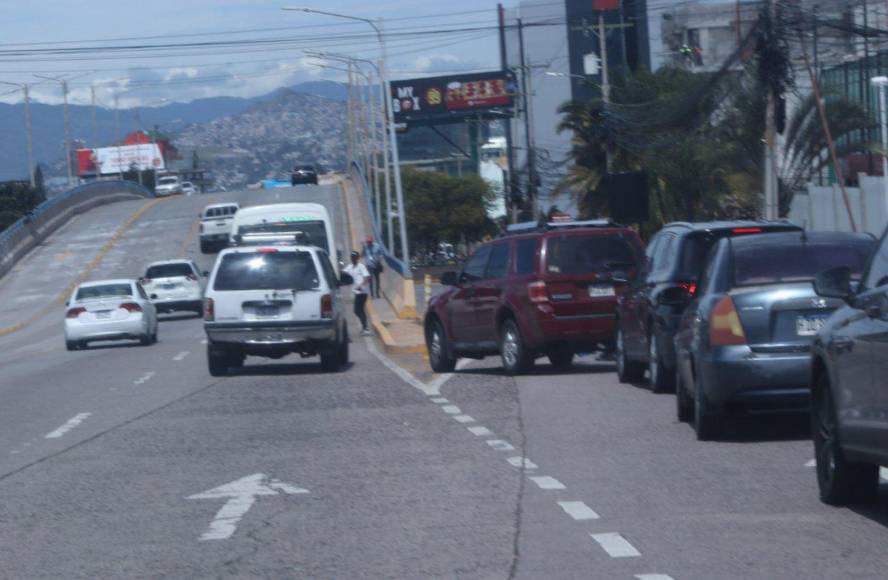 Caos vehicular vive la capital a pocas horas de la movilización convocada por Libre