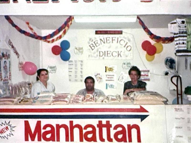 Imagen histórica del área de beneficio donde comenzó la expansión de la marca Manhattan, un testimonio del crecimiento sostenido y la evolución tecnológica de la empresa.