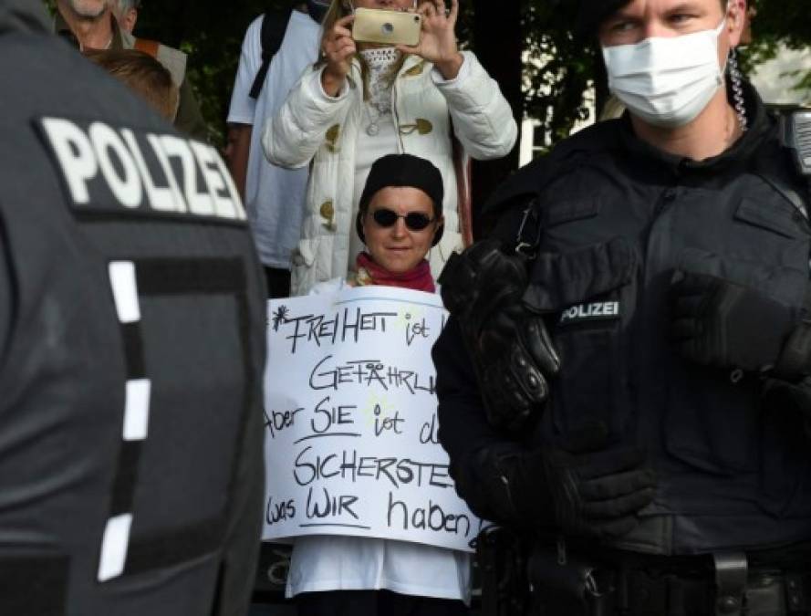 FOTOS: Masivas protestas en Alemania para presionar el desconfinamiento