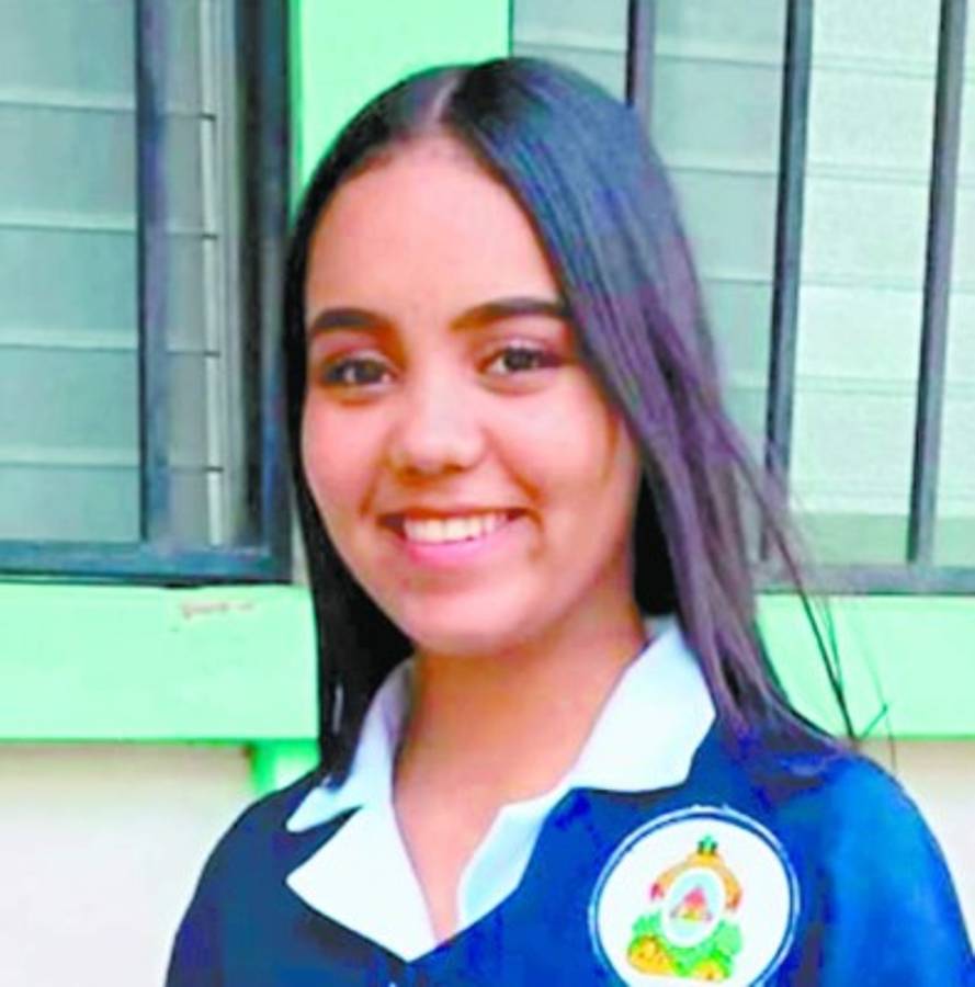 Meylin Hernández: Combinación ideal entre blusas y mecánica