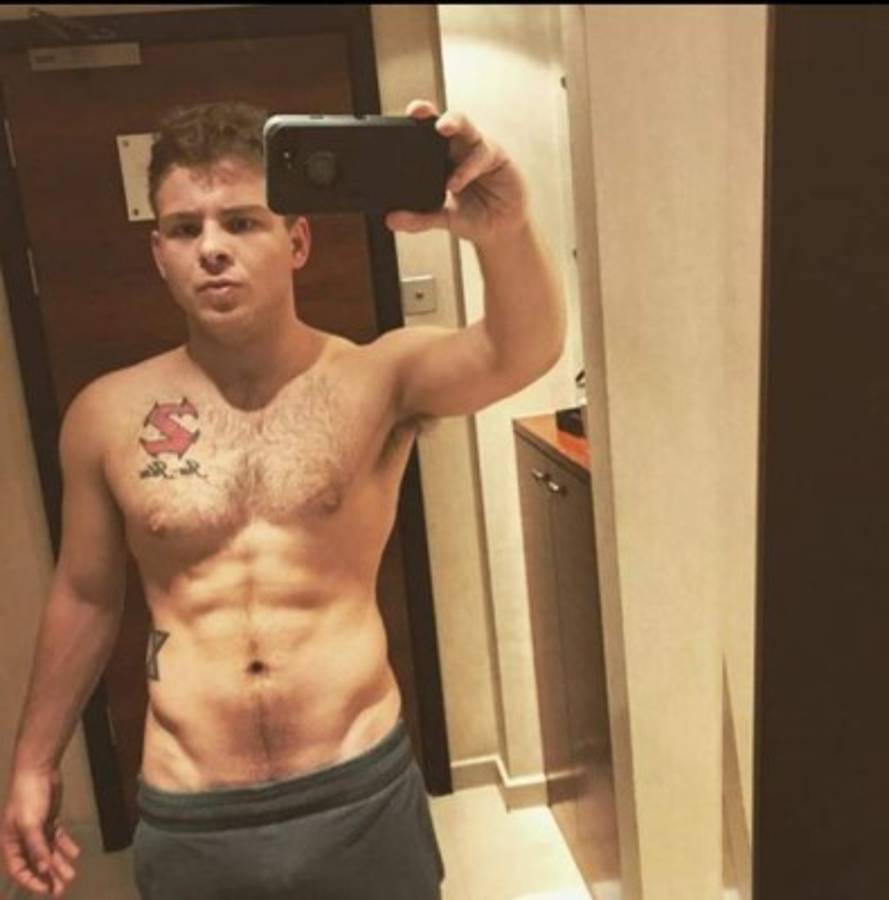 Su cuerpazo no pasa desapercibido por sus fanáticas.