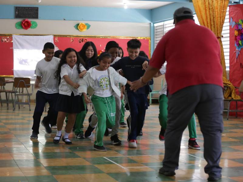 Los niños participaron activamente en las charlas teórico-prácticas.