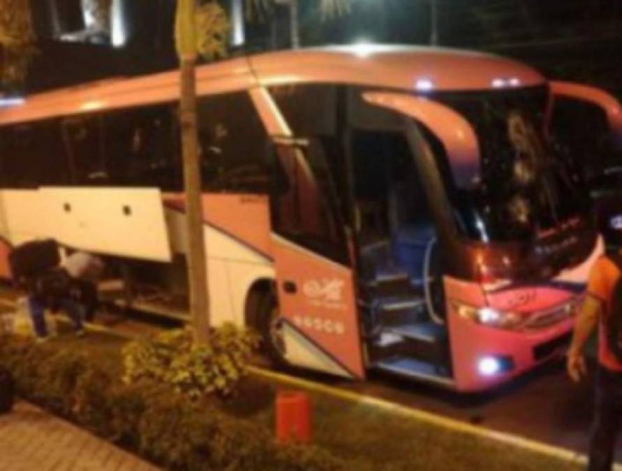 Caos y desesperación: Las imágenes del ataque al bus de Olimpia en El Salvador