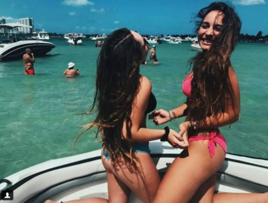 FOTOS: Hija de Chayanne cumple 17 y arranca suspiros con sensuales fotos en bikinis