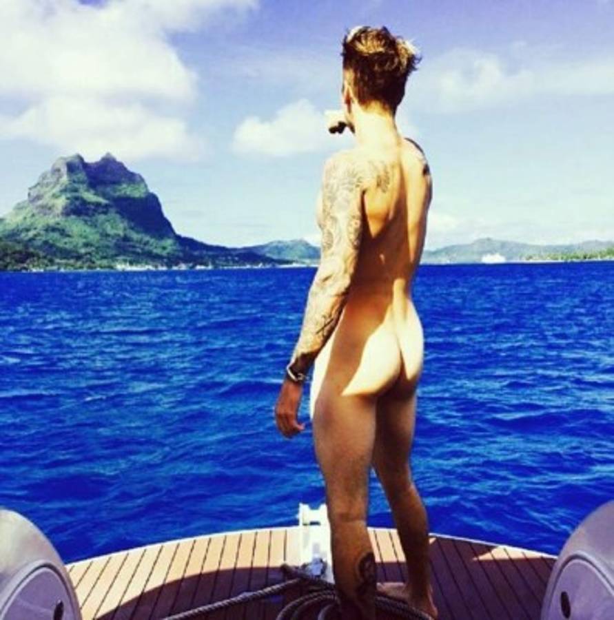 Justin Bieber publica foto desnudo durante sus vacaciones