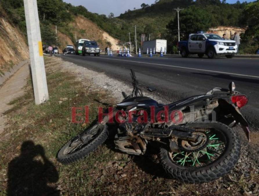 FOTOS: La trágica escena donde murió motociclista que impactó contra un poste