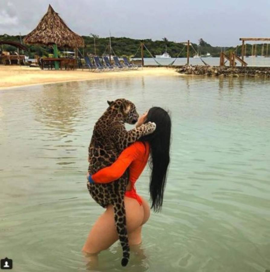 'La Kardashian mexicana', Jailyne Ojeda Ochoa visitó las playas de Roatán, Honduras