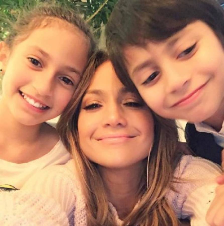 Jennifer López ya se ganó el cariño de las hijas de su novio Alex Rodríguez