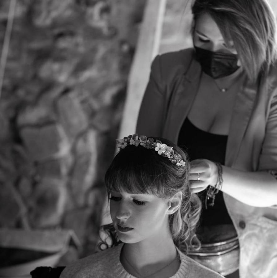 Pero además se ha especializado en maquillaje para novias, quinceañeras y eventos especiales.