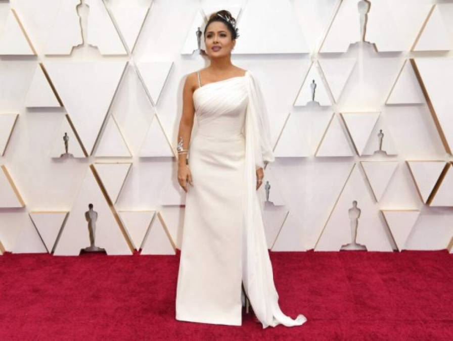 FOTOS: Salma Hayek y el vestido blanco que no favoreció su figura en los Oscar 2020