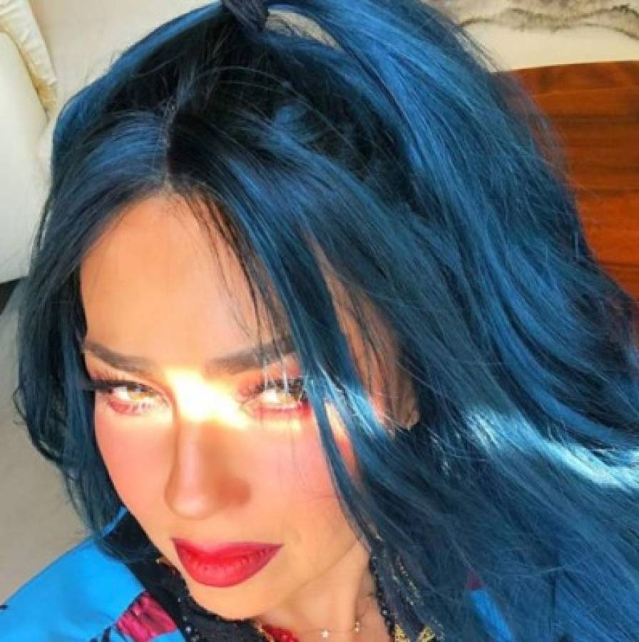 Thalía sorprende a sus seguidores con extravagante color de cabello