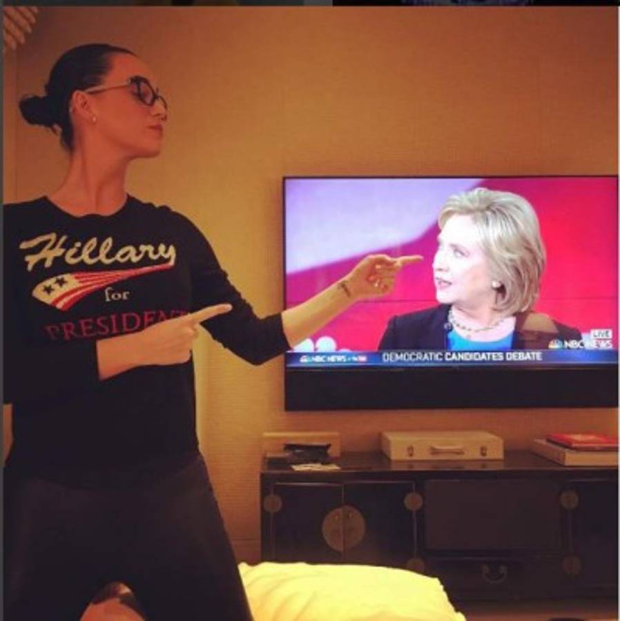 Katy Perry se disfraza de Hillary Clinton para Halloween