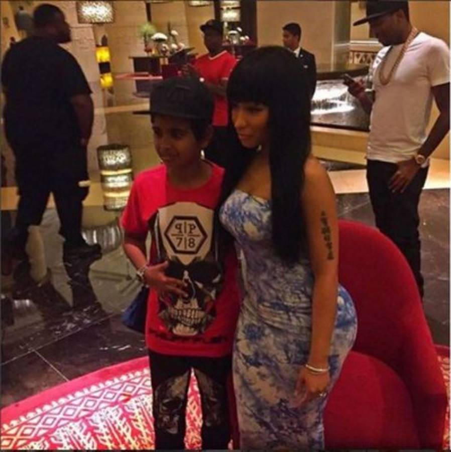 El niño millonario de Dubai que presume fotos con famosos