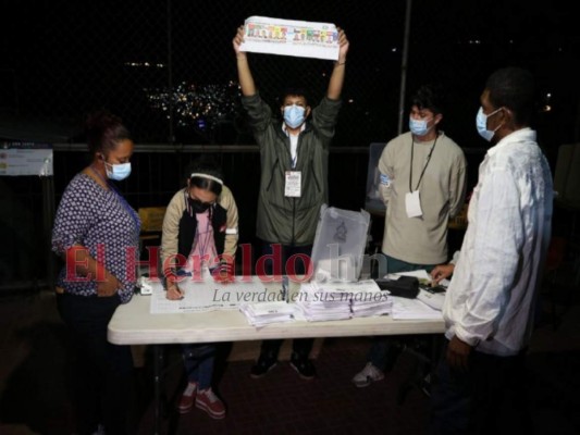 Fotos: Así se desarrolló el conteo de votos en la capital de Honduras