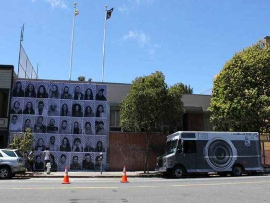 Fotografías con los rostros de dreamers son pegadas en varias ciudades de Estados Unidos