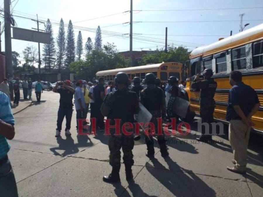 FOTOS: Protestas de conductores de buses y taxis colapsan la capital; exigen operar