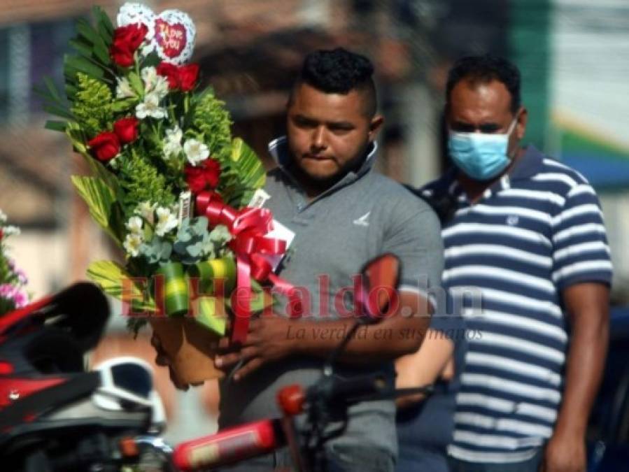 Rosas, globos y detalles: así celebran los hondureños el amor y la amistad (FOTOS)