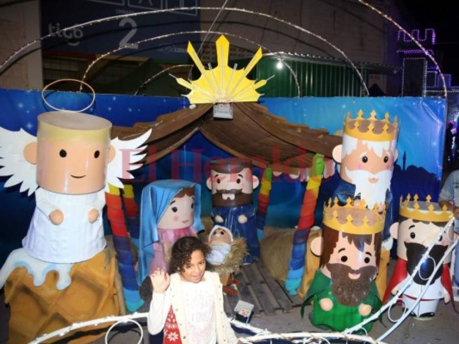 Radiante: Así luce la Navidad en la Villa Olímpica de la capital de Honduras