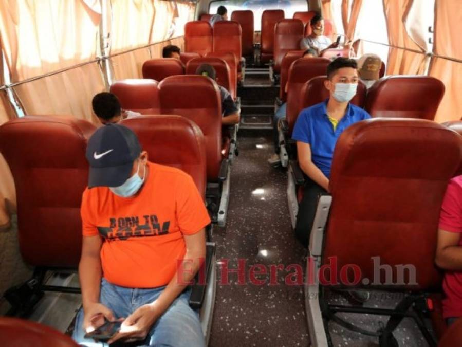 FOTOS: Estrictas medidas de bioseguridad y pocos pasajeros en buses interurbanos