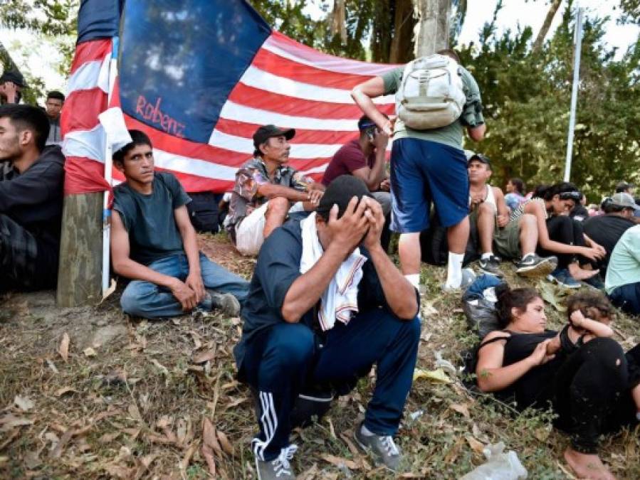 Duro trato a caravana migrante no causa indignación en México (FOTOS)