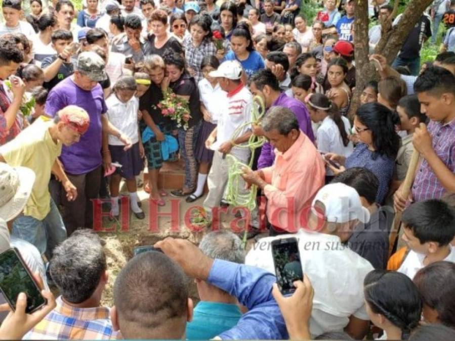 FOTOS: Así fue el último adiós a niña de 11 años asesinada a balazos en Choluteca